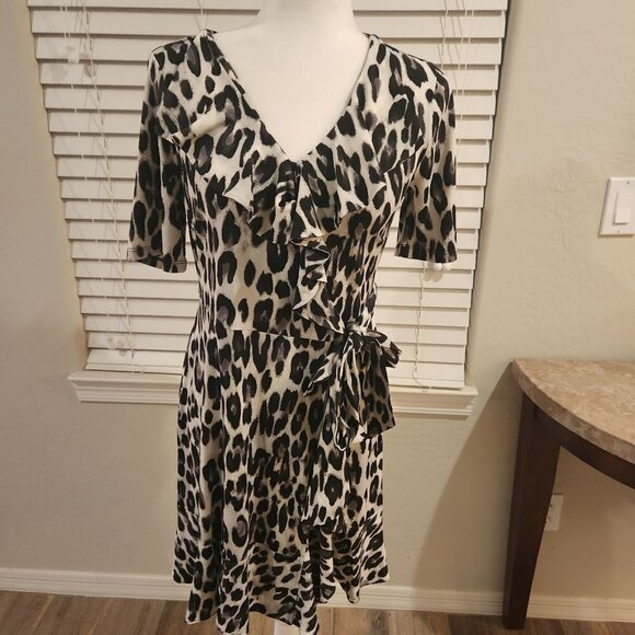The Limited Dresses & Skirts - The LIMITED print Dress. Size XS (easily a S). NWT